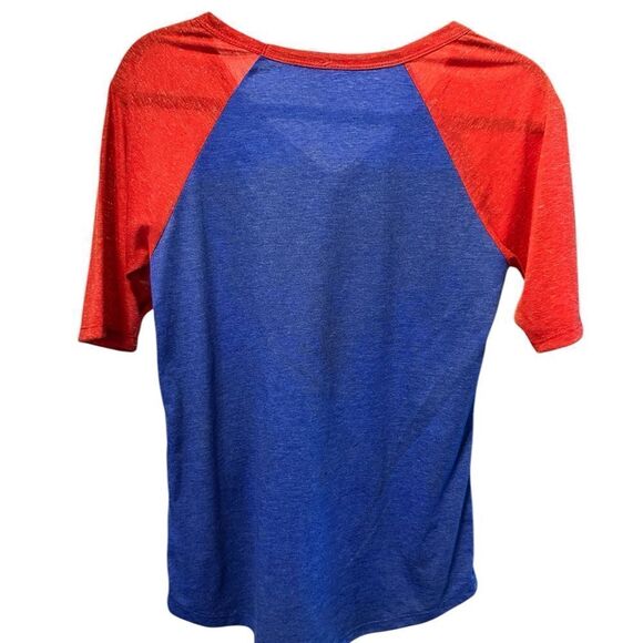 NWOT Women’s/Juniors Blue Short Sleeve Blouse e Graphic Tee Superman - Size M - Picture 2 of 4